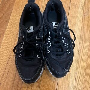 Nike Women Black and White Sneakers